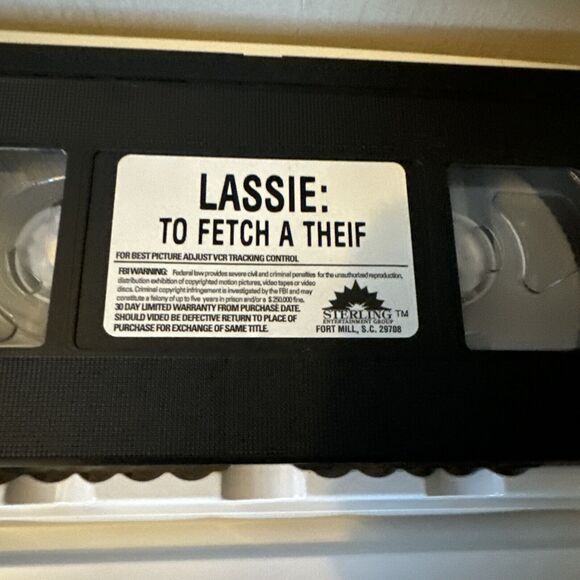Lassie VHS Bundle To Fetch A Thief & To The Rescue - Picture 9 of 10